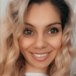 Meet your Posher, Jasmin